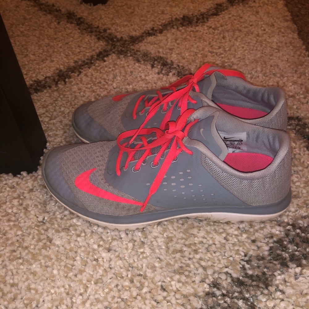 Women’s Nike shoes